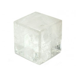 cristal de roche hexaèdre ou cube